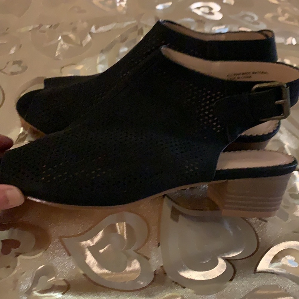 Shoe - Picture 5 of 5